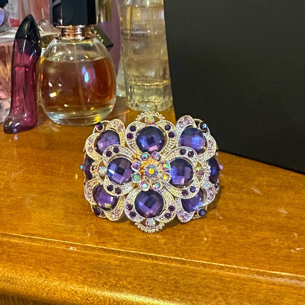 Elegant Purple and Gold Floral Bracelet